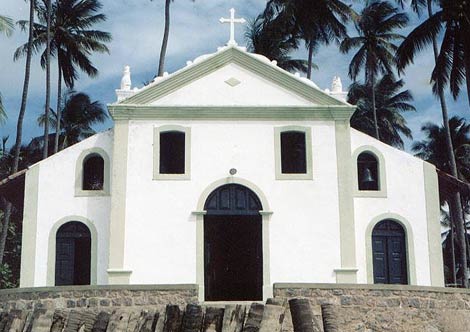 Igreja de São Benedito, na Praia de Carneiros, Pernambuco